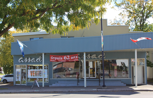 Le magasin Willie Assad Inc., au 400, rue Notre-Dame, Gatineau, 2012.