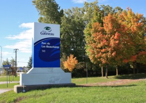 Le lac Beauchamp et sa promenade, Gatineau, septembre 2012.